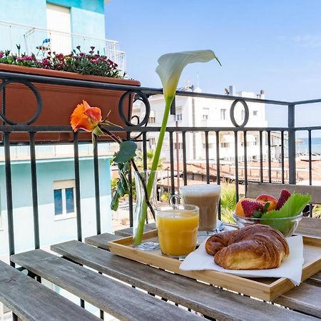 Hotel Greta B&B Rimini Exterior photo