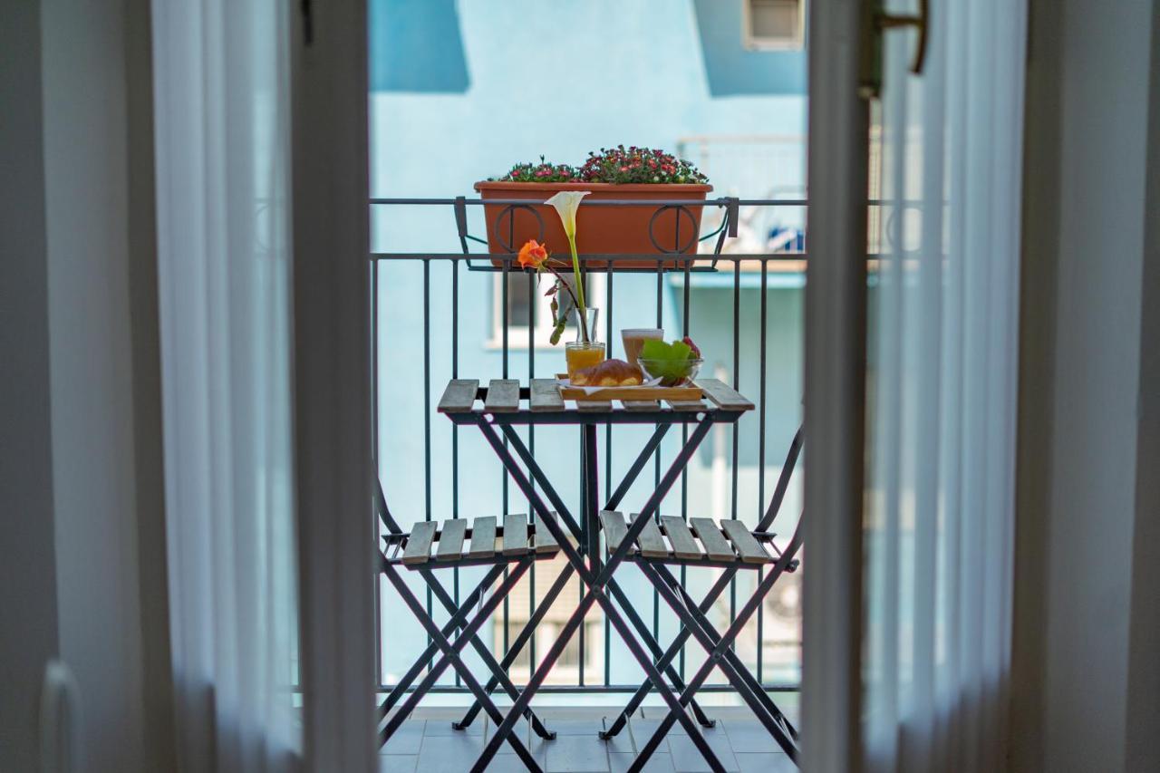 Hotel Greta B&B Rimini Exterior photo