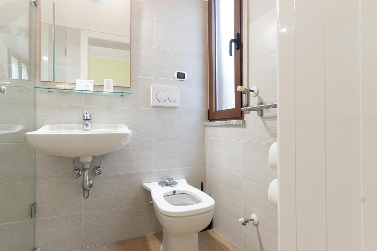 Hotel Greta B&B Rimini Exterior photo