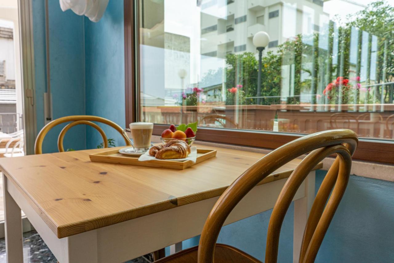 Hotel Greta B&B Rimini Exterior photo