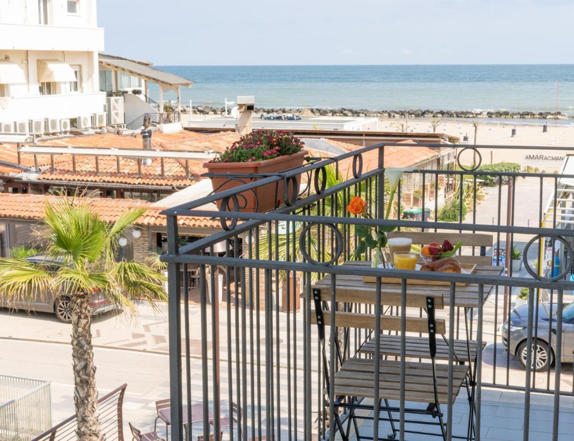 Hotel Greta B&B Rimini Exterior photo