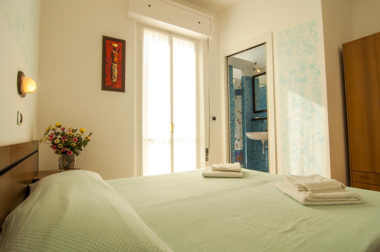 Hotel Greta B&B Rimini Exterior photo