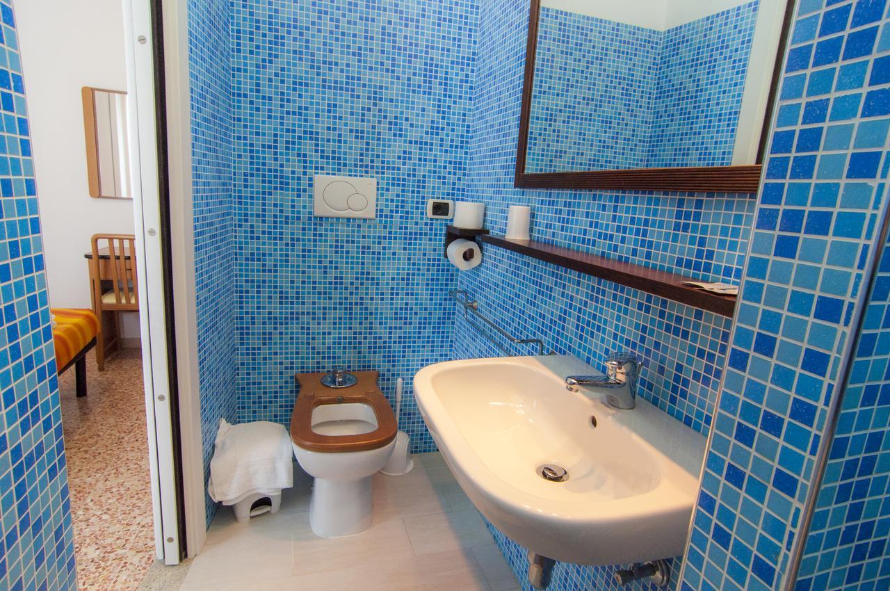 Hotel Greta B&B Rimini Exterior photo